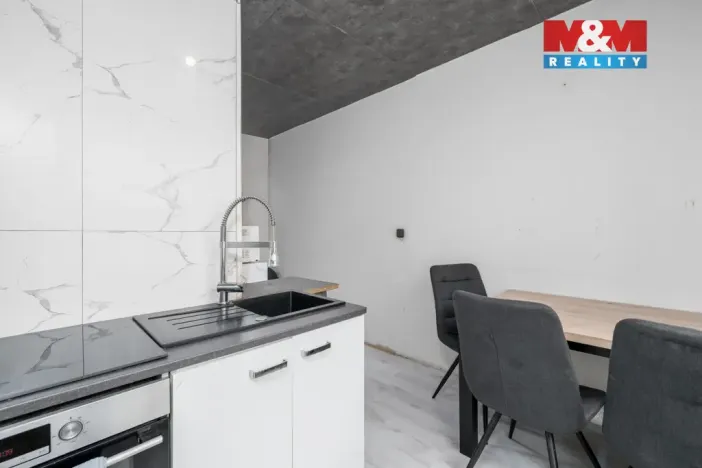 Prodej bytu 3+1, Krupka - Maršov, Karla Čapka, 80 m2