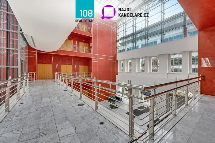 Pronájem kanceláře, Praha - Karlín, Křižíkova, 415 m2
