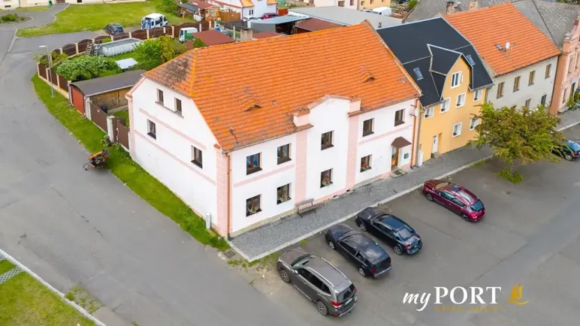 Prodej vícegeneračního domu, Chyše, Žižkovo náměstí, 322 m2