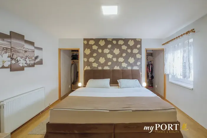 Prodej vícegeneračního domu, Chyše, Žižkovo náměstí, 322 m2