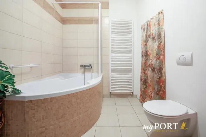 Prodej vícegeneračního domu, Chyše, Žižkovo náměstí, 322 m2