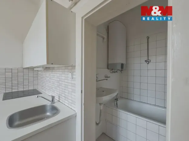 Pronájem bytu 1+kk, Praha - Nusle, Jaromírova, 25 m2