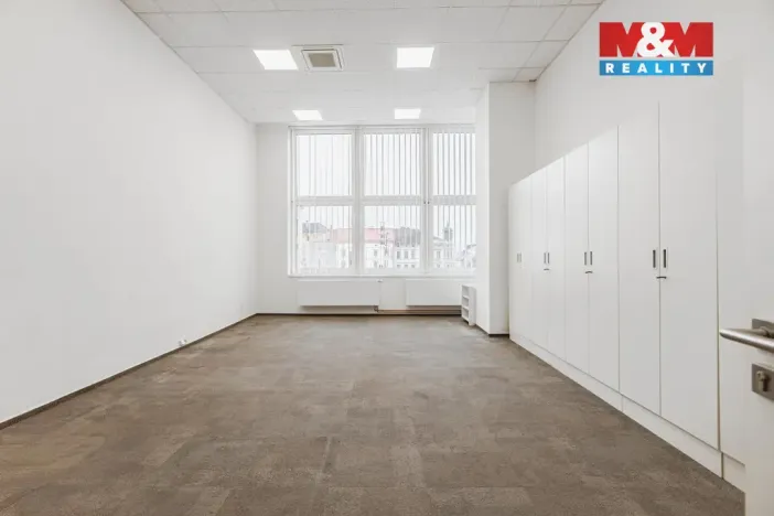 Pronájem kanceláře, Klatovy - Klatovy I, nám. Míru, 396 m2