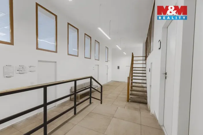 Pronájem kanceláře, Klatovy - Klatovy I, nám. Míru, 396 m2