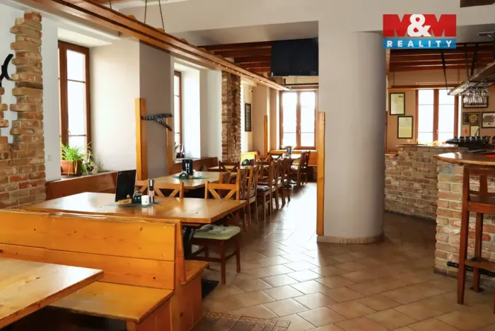 Pronájem restaurace, Holice, Smetanova, 233 m2