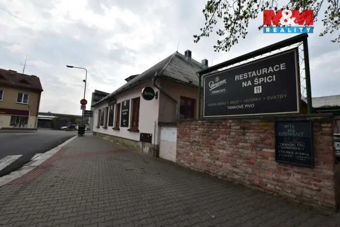 Pronájem restaurace, Holice, Smetanova, 220 m2