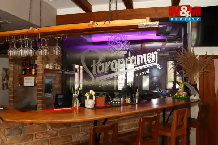 Pronájem restaurace, Holice, Smetanova, 220 m2