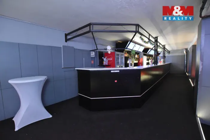 Pronájem restaurace, Holice, Smetanova, 220 m2