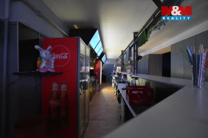 Pronájem restaurace, Holice, Smetanova, 220 m2