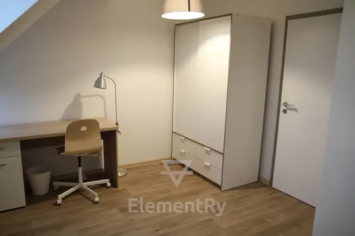 Pronájem bytu 1+1, Hradec Králové, V Lipkách, 41 m2