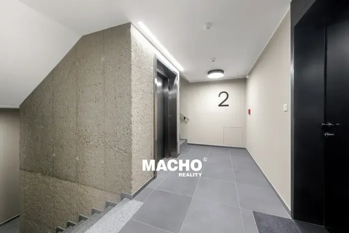 Pronájem bytu 1+kk, Praha, Bělehradská, 26 m2