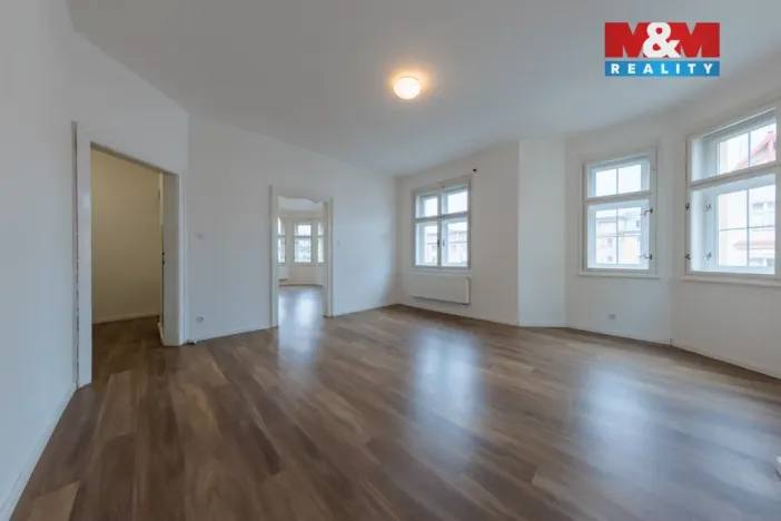 Prodej bytu 3+1, Karlovy Vary - Drahovice, Americká, 92 m2