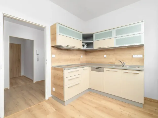 Pronájem bytu 2+1, Jince, 51 m2