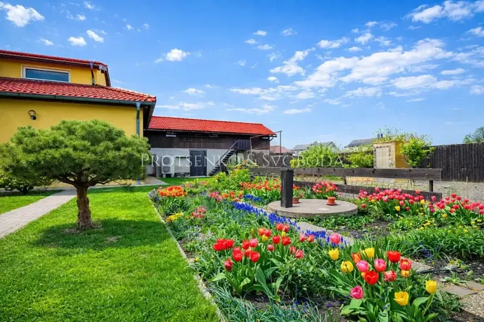 Prodej rodinného domu, Přerov nad Labem, 283 m2
