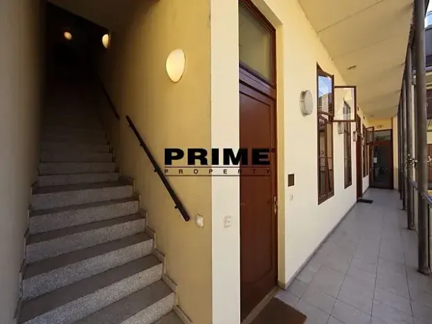 Pronájem kanceláře, Praha - Smíchov, Štefánikova, 168 m2