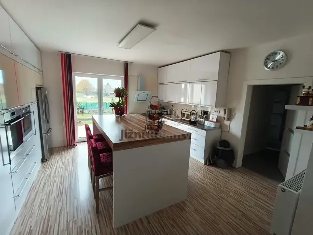 Prodej rodinného domu, České Velenice, Komenského, 450 m2