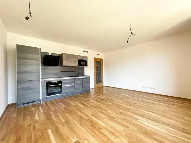 Pronájem bytu 2+kk, Praha - Smíchov, Albrightové, 52 m2
