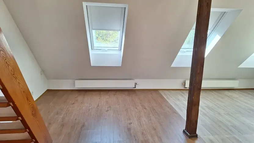 Pronájem bytu 2+kk, Praha - Záběhlice, náměstí Mezi zahrádkami, 60 m2