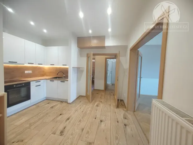 Pronájem bytu 3+1, Praha - Dejvice, Kladenská, 87 m2