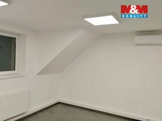 Pronájem obchodního prostoru, Rožnov pod Radhoštěm, Nádražní, 36 m2