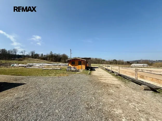 Prodej pozemku, Spálené Poříčí, 166477 m2