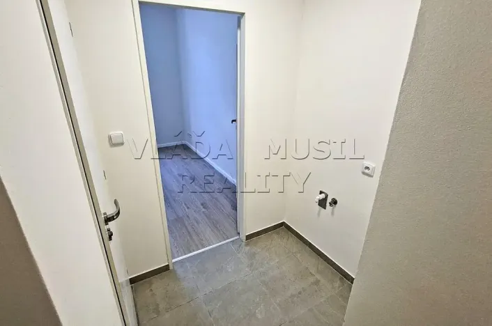 Pronájem bytu 2+kk, Praha - Libeň, Novákových, 36 m2