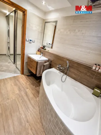 Pronájem bytu 3+kk, Hradec Králové, Na Výsluní, 68 m2