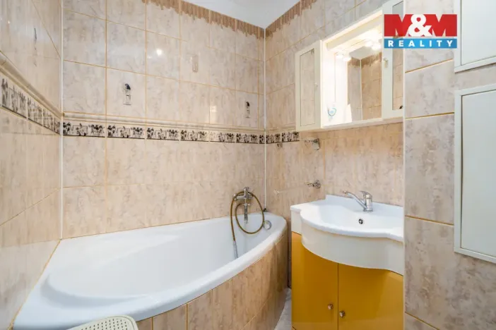 Pronájem bytu 2+1, Děčín - Děčín I-Děčín, Čsl. armády, 62 m2