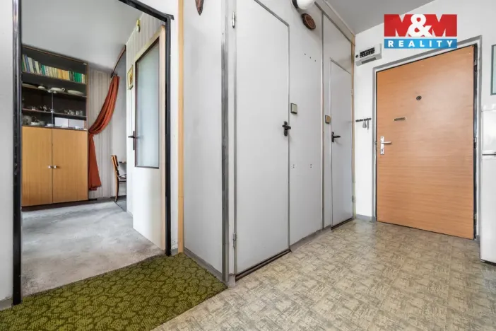 Prodej bytu 2+kk, Králův Dvůr, Nad Stadionem, 41 m2