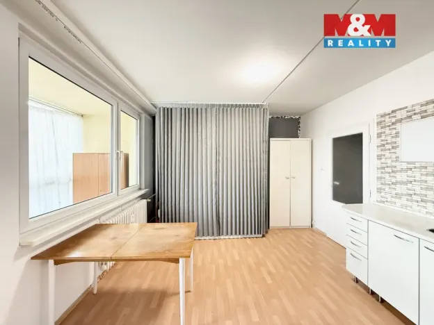 Pronájem bytu 1+kk, Praha - Troja, Lešenská, 26 m2