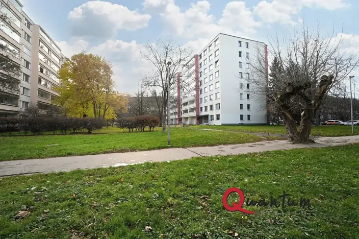 Pronájem bytu 2+kk, Praha - Karlín, U Sluncové, 40 m2