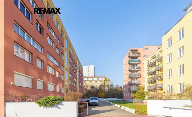 Pronájem bytu 4+kk, Praha - Modřany, Plovdivská, 82 m2