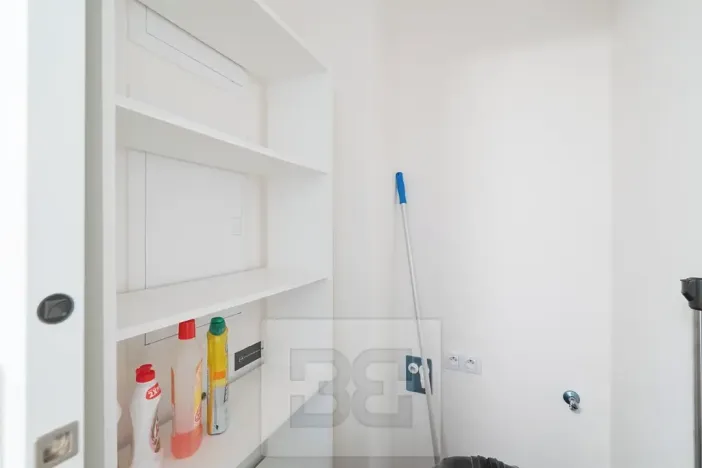 Pronájem bytu 2+kk, Praha - Holešovice, Jankovcova, 63 m2