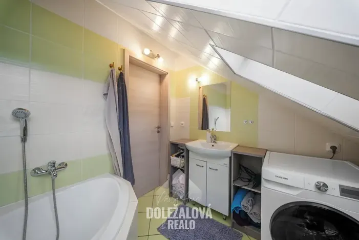 Pronájem bytu 4+1, Luka nad Jihlavou, nám. 9. května, 112 m2