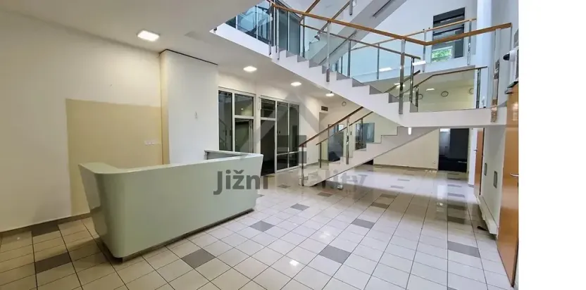 Pronájem kanceláře, Praha - Břevnov, Bělohorská, 1054 m2