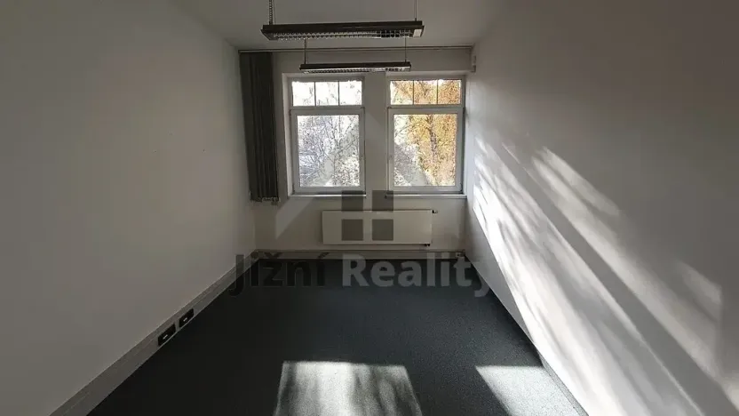 Pronájem kanceláře, Praha - Břevnov, Bělohorská, 1054 m2