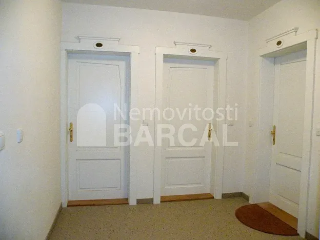 Pronájem bytu 1+kk, Praha - Smíchov, Zborovská, 23 m2