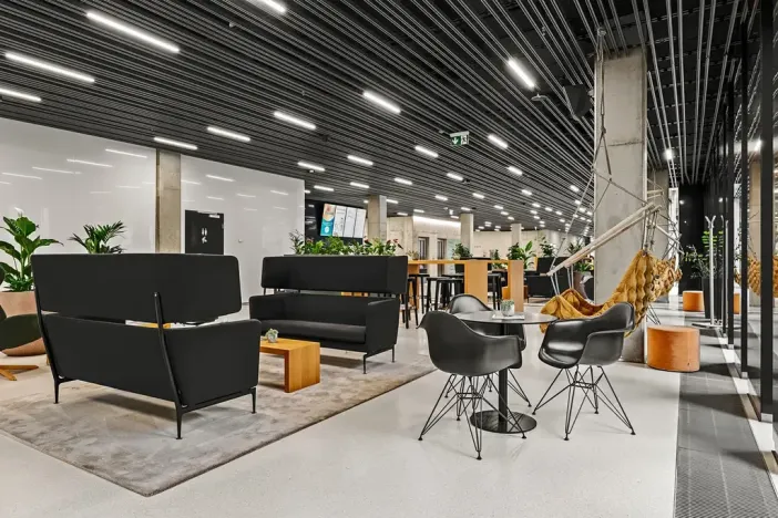 Pronájem kanceláře, Praha - Dejvice, Evropská, 1751 m2