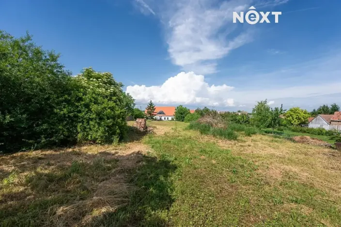 Prodej pozemku pro bydlení, Drnholec, nám. Svobody, 2111 m2