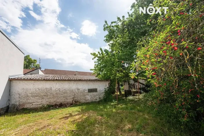 Prodej pozemku pro bydlení, Drnholec, nám. Svobody, 2111 m2