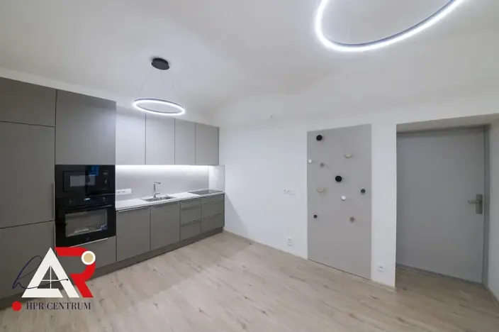 Pronájem komerční nemovitosti, Brno, Jiráskova, 60 m2