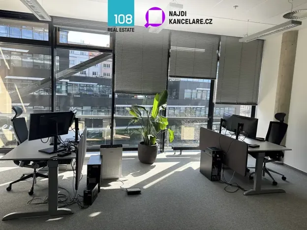 Pronájem kanceláře, Praha - Holešovice, Argentinská, 597 m2