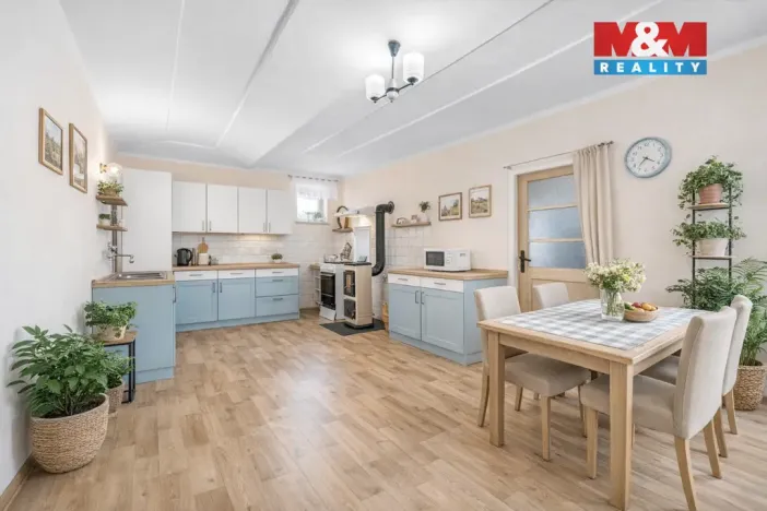 Prodej rodinného domu, Spomyšl, 350 m2