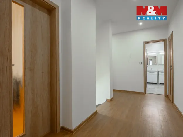 Prodej rodinného domu, Neustupov, 450 m2