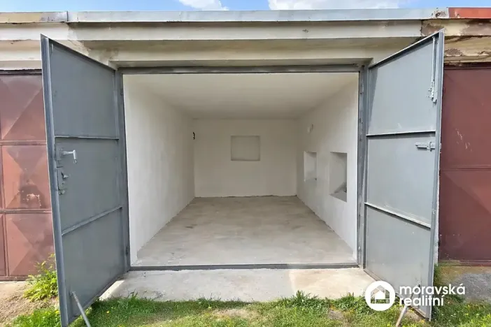 Prodej garáže, Ivančice, 18 m2