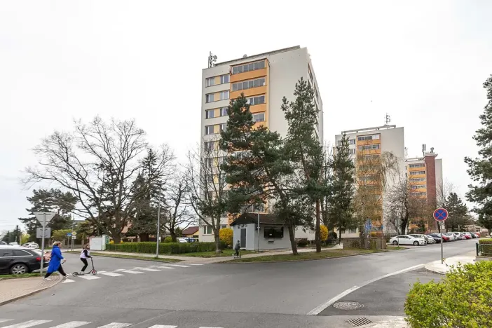 Prodej obchodního prostoru, Praha - Horní Počernice, Běluňská, 24 m2