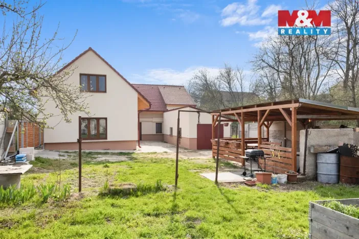 Prodej rodinného domu, Peruc - Černochov, 288 m2