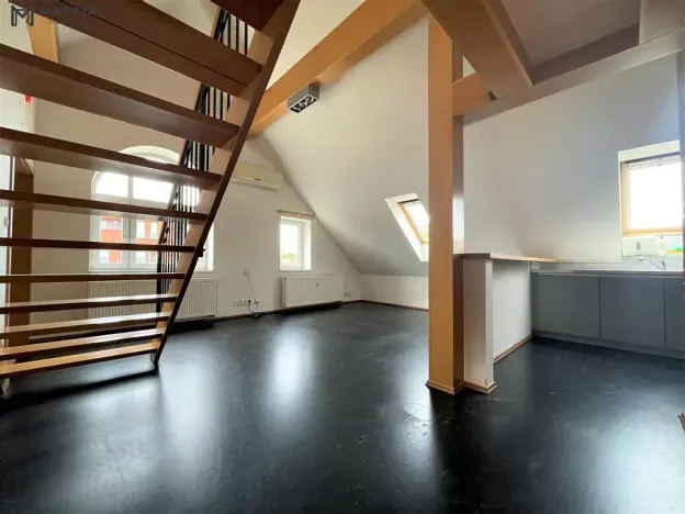 Pronájem kanceláře, Praha - Kobylisy, Zdibská, 127 m2