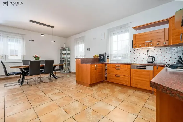 Prodej rodinného domu, Praha - Písnice, V zákopech, 294 m2