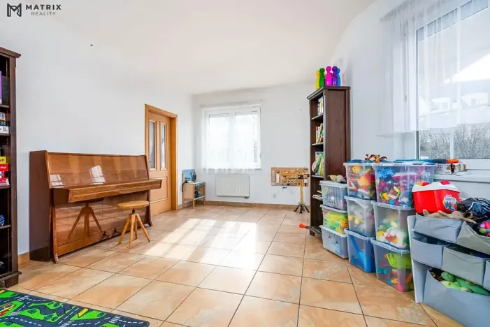 Prodej rodinného domu, Praha - Písnice, V zákopech, 294 m2